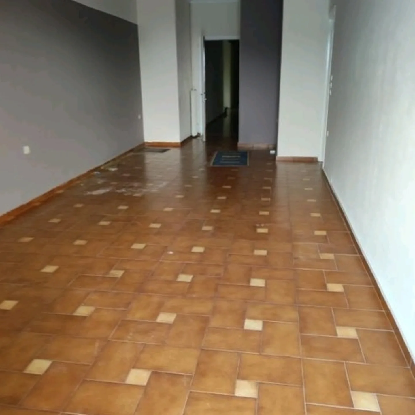 Τριάρι 83 τ.μ. με θέση στάθμευσης στην Αγυιά